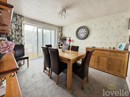 3 bedroom Detached house for sale in Ludford Crescent, Gainsborough, DN21