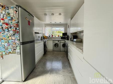 3 bedroom Detached house for sale in Ludford Crescent, Gainsborough, DN21