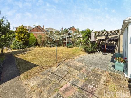 3 bedroom Detached house for sale in Ludford Crescent, Gainsborough, DN21