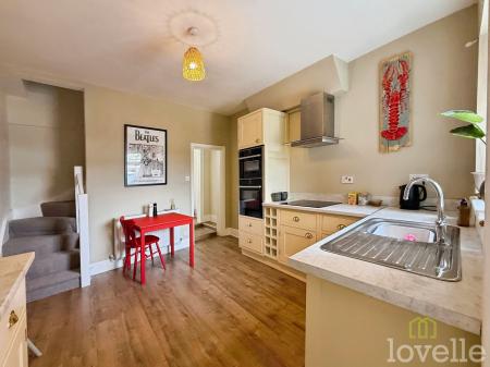 2 bedroom Terraced House for sale in Etherington Street, Gainsborough, DN21
