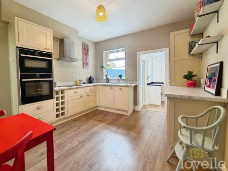 2 bedroom Terraced House for sale in Etherington Street, Gainsborough, DN21