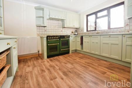 4 bedroom Detached house to let in Anderson Way, Lea, DN21