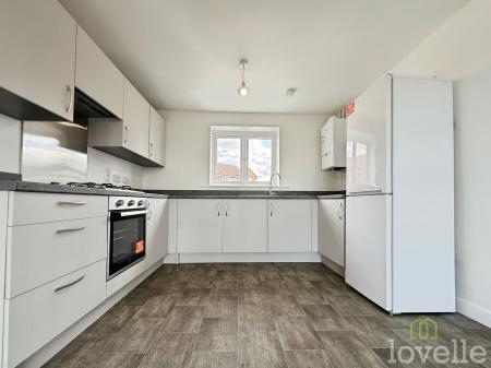 2 bedroom Semi-detached house to let in Eliot Drive, Gainsborough, DN21