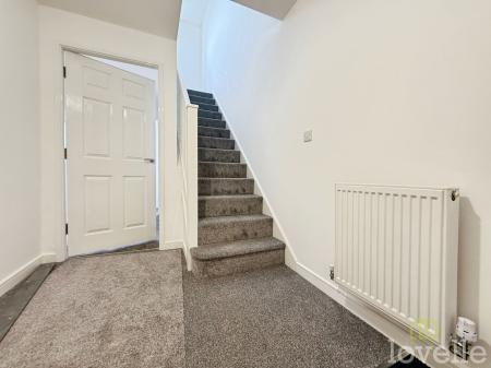 2 bedroom Semi-detached house to let in Eliot Drive, Gainsborough, DN21