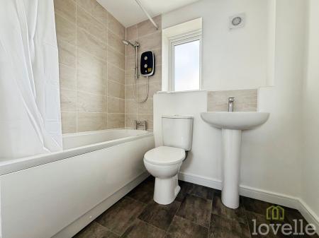 2 bedroom Semi-detached house to let in Eliot Drive, Gainsborough, DN21