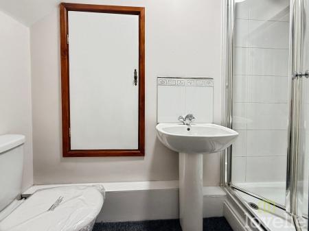 2 bedroom Semi-detached house for sale in Station Road, Beckingham, DN10