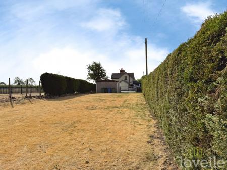 2 bedroom Semi-detached house for sale in Station Road, Beckingham, DN10