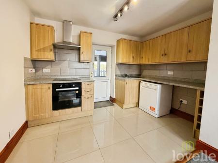 2 bedroom Semi-detached house for sale in Station Road, Beckingham, DN10