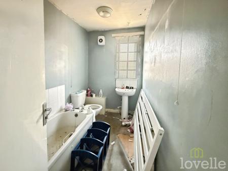 2 bedroom Terraced House for sale in Dickenson Terrace, Gainsborough, DN21