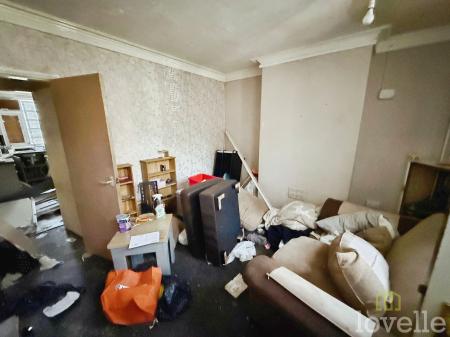 2 bedroom Terraced House for sale in Dickenson Terrace, Gainsborough, DN21