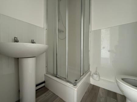 1 bedroom Flat to let in Lea Road, Gainsborough, DN21