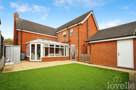 4 bedroom Detached house for sale in Salisbury Close, Morton, DN21