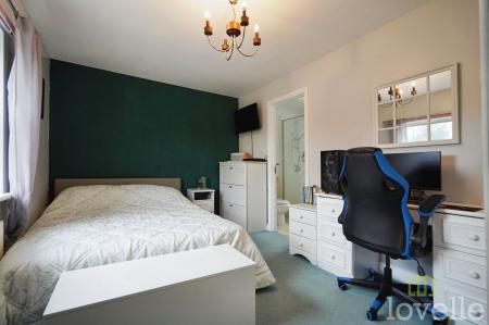 4 bedroom Detached house for sale in Salisbury Close, Morton, DN21