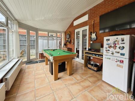 4 bedroom Detached house for sale in Salisbury Close, Morton, DN21