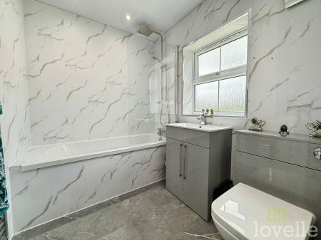 4 bedroom Detached house for sale in Salisbury Close, Morton, DN21