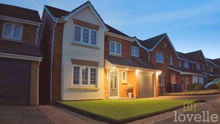 4 bedroom Detached house for sale in Sunningdale Way, Gainsborough, DN21