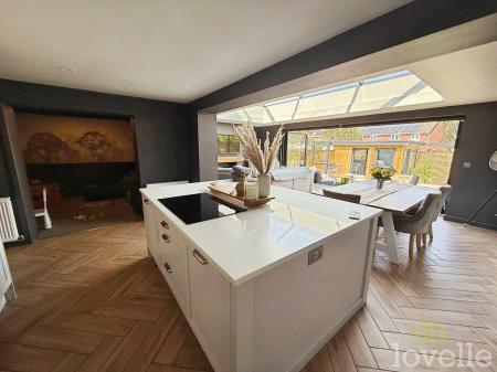 4 bedroom Detached house for sale in Sunningdale Way, Gainsborough, DN21