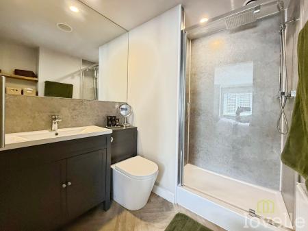4 bedroom Detached house for sale in Sunningdale Way, Gainsborough, DN21