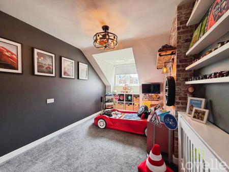 4 bedroom Detached house for sale in Sunningdale Way, Gainsborough, DN21