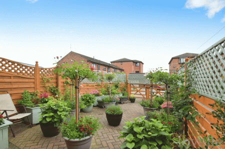 2 bedroom End of terrace house for sale in Bridge Road, Gainsborough, DN21