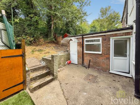3 bedroom Terraced House for sale in Sandsfield Lane, Gainsborough, DN21