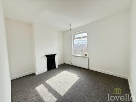 3 bedroom Terraced House for sale in Sandsfield Lane, Gainsborough, DN21