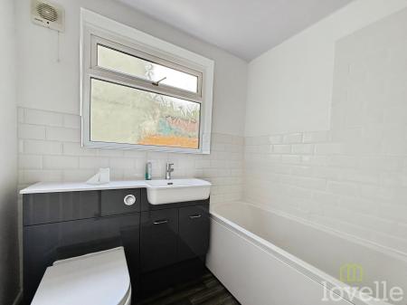 3 bedroom Terraced House for sale in Sandsfield Lane, Gainsborough, DN21