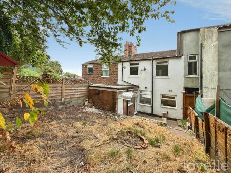 3 bedroom Terraced House for sale in Sandsfield Lane, Gainsborough, DN21