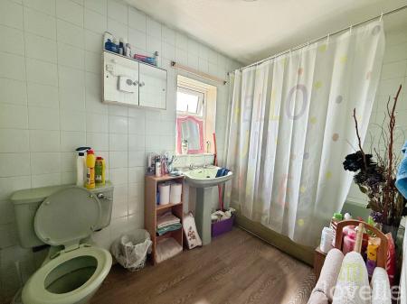 3 bedroom Terraced House for sale in Hickman Crescent, Morton, DN21
