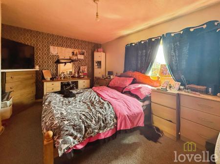 3 bedroom Terraced House for sale in Hickman Crescent, Morton, DN21