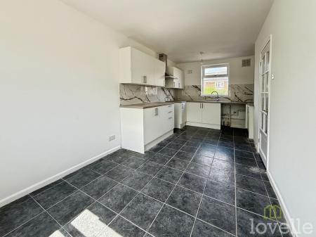 2 bedroom Semi-detached house for sale in Plassey Road, Hemswell Cliff, DN21