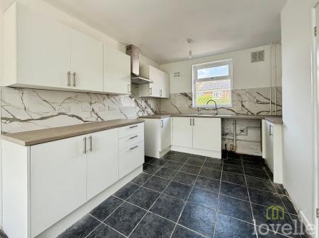 2 bedroom Semi-detached house for sale in Plassey Road, Hemswell Cliff, DN21