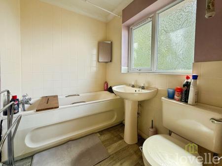 4 bedroom Detached house for sale in Old Showfields, Gainsborough, DN21