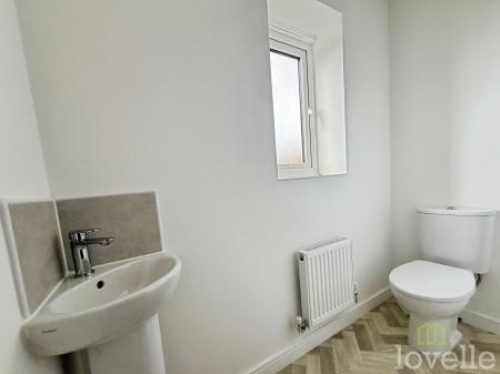 2 bedroom Semi-detached house to let in Eliot Drive, Gainsborough, DN21