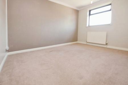 3 bedroom Semi-detached house to let in The Pines, Gainsborough, DN21