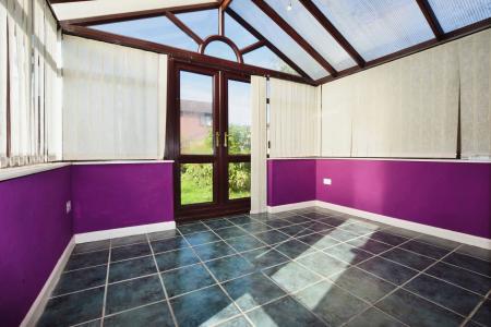 3 bedroom Semi-detached house to let in The Pines, Gainsborough, DN21