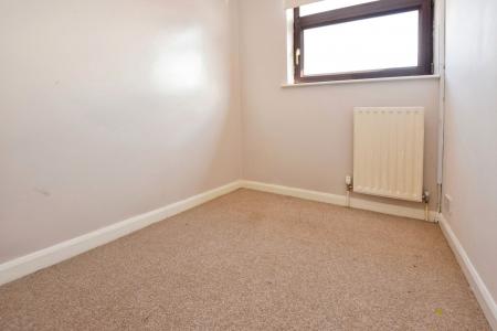 3 bedroom Semi-detached house to let in The Pines, Gainsborough, DN21