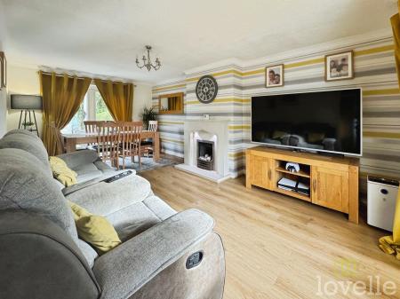 3 bedroom Terraced House for sale in Heapham Road, Gainsborough, DN21