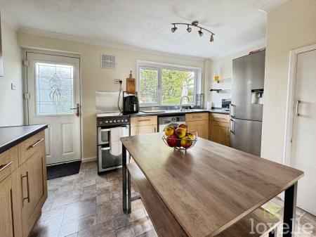 3 bedroom Terraced House for sale in Heapham Road, Gainsborough, DN21