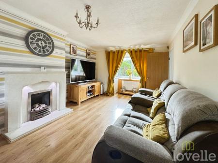 3 bedroom Terraced House for sale in Heapham Road, Gainsborough, DN21