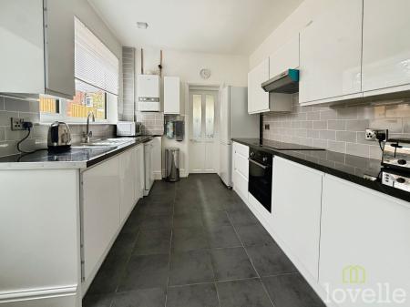 2 bedroom Semi-detached house for sale in Ropery Road, Gainsborough, DN21