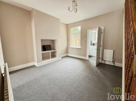 2 bedroom Semi-detached house for sale in Ropery Road, Gainsborough, DN21
