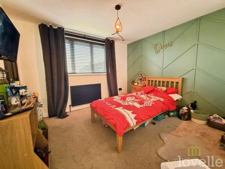 4 bedroom Terraced House for sale in Theaker Avenue, Gainsborough, DN21