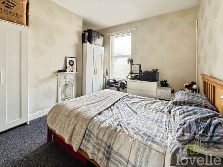 3 bedroom Terraced House for sale in Charles Street, Gainsborough, DN21