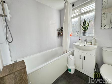 3 bedroom Terraced House for sale in Charles Street, Gainsborough, DN21