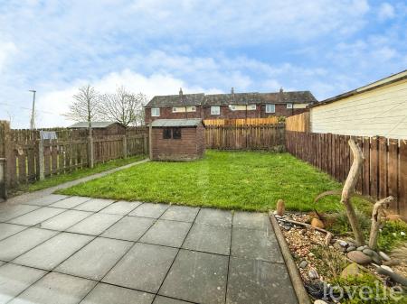 2 bedroom Semi-detached house to let in Henlow Close, Kirton Lindsey, DN21