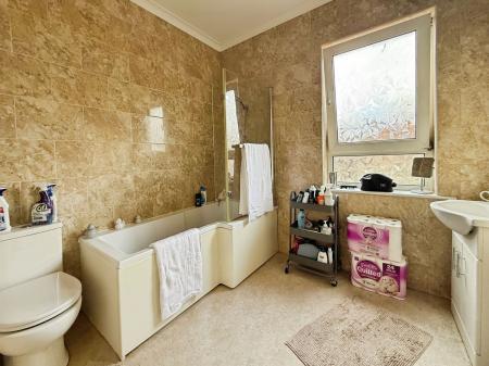2 bedroom Semi-detached house for sale in Ropery Road, Gainsborough, DN21