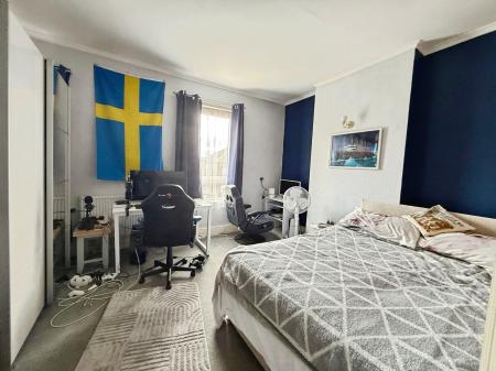 2 bedroom Semi-detached house for sale in Ropery Road, Gainsborough, DN21