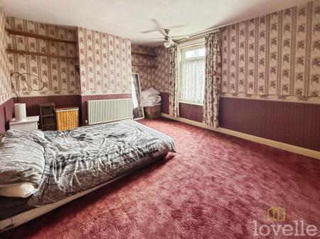3 bedroom Terraced House for sale in Drake Street, Gainsborough, DN21