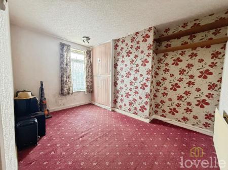 3 bedroom Terraced House for sale in Drake Street, Gainsborough, DN21